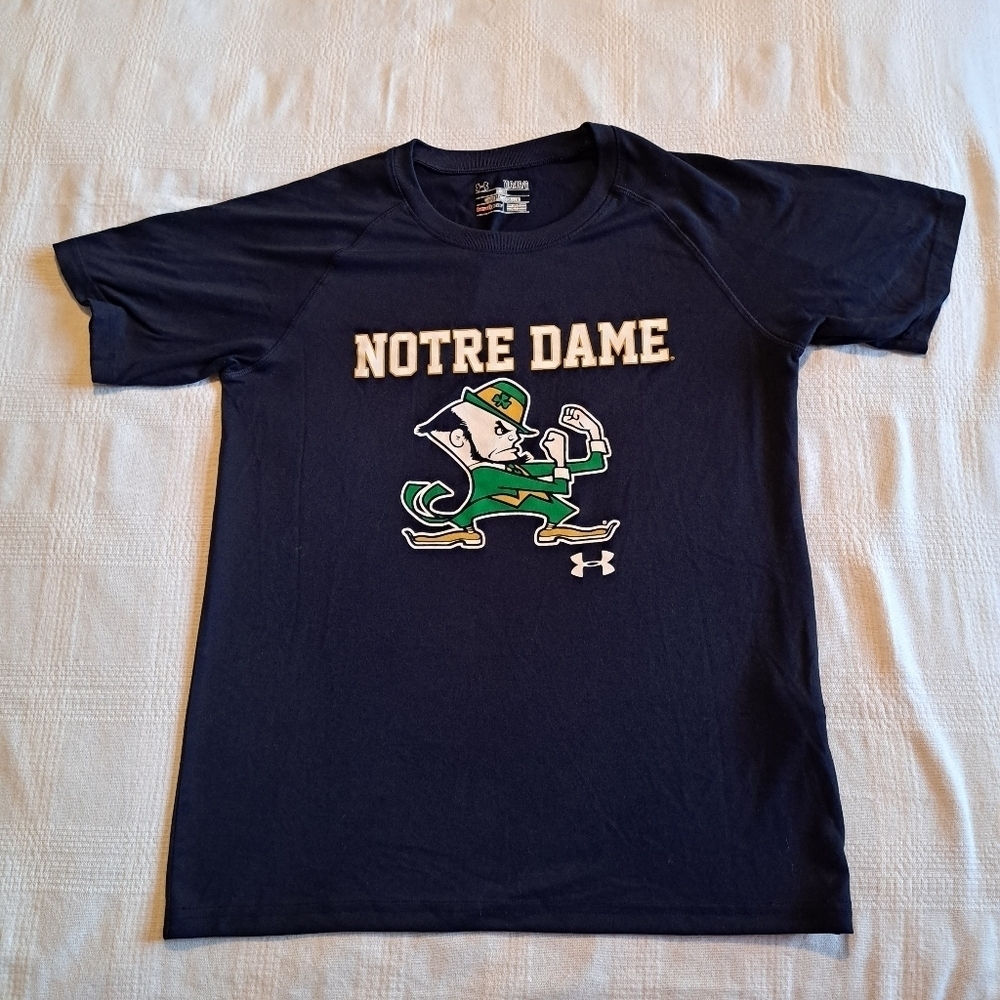 Notre Dame boys size Youth Large navy Under Armour loose heat gear shirt